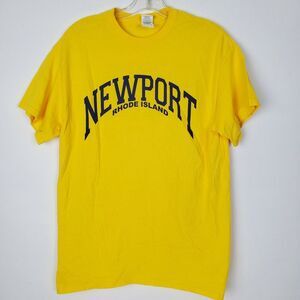 Gildan Newport‎ Rhode Island Women's Medium Yellow Crew Neck SS T-Shirt